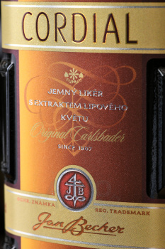 Jan Becher Karlovarska Becherovka Cordial - ликер Ян Бехер Карловарска Кордиал 0.5 л