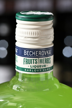 Becherovka Lime & Basil - ликер Бехеровка Лайм Базилик 0.5 л