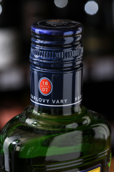 Jan Becher Becherovka Original - ликер Бехеровка Оригинальный 0.2 л