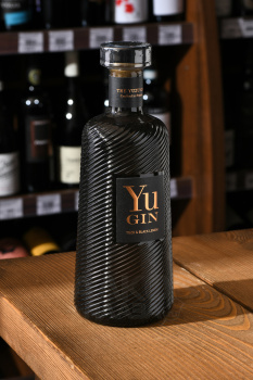 Yu Gin Black Lemon - джин Ю Юдзу Черный Лимон 0.7 л
