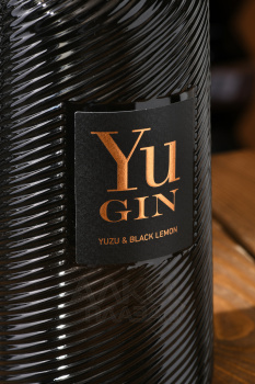 Yu Gin Black Lemon - джин Ю Юдзу Черный Лимон 0.7 л