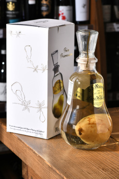 G.E. Massenez Eau-De-Vie Poire Williams - водка Ж.Е. Массене О-Де-Ви Пленная Груша 0.7 л