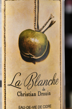 Christian Drouin Blanche de Normandie -  кальвадос Кристиан Друэн Бланш де Норманди 0.7 л