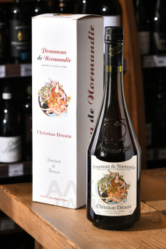 Christian Drouin Pommeau de Normandie - ликер Кристиан Друэн Поммо де Норманди 0.7 л в п/у