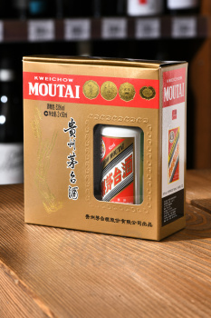 Bayczyu Kweichow Moutai - водка Байцзю Куайчжоу Маотай 0.05 л в п/у