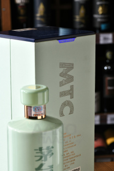 Moutai Chun Green Breeze - байцзю Маотай Чунь Зеленый бриз 0.5 л в п/у