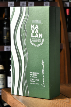 Kavalan Concertmaster Port Finish - виски Кавалан Концертмастер Порт Финиш 0.7 л набор в п/у
