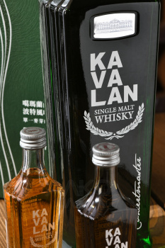 Kavalan Concertmaster Port Finish - виски Кавалан Концертмастер Порт Финиш 0.7 л набор в п/у