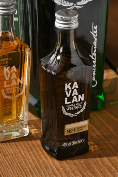 Kavalan Concertmaster Port Finish - виски Кавалан Концертмастер Порт Финиш 0.7 л набор в п/у