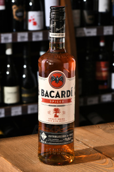 Bacardi Spiced - ром Бакарди Спайсд 0.7 л