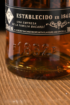 Bacardi Spiced - ром Бакарди Спайсд 0.7 л