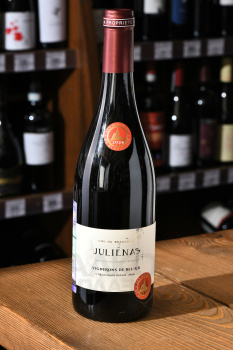 Vignerons de Bel Air Les Clochers Julienas - вино Виньерон де Бель Эр Ле Клоше Жюльена 0.75 л красное сухое