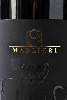 Madlieri Kindzmarauli Premium - вино Мадлиери Киндзмараули Премиум 0.75 л красное полусладкое