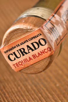 Curado Blanco Cupreata 100% Blue Agave - текила Курадо Бланко Купреата 100% Блю Агава 0.7 л