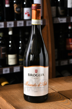 Broglia Moscato d’Asti - игристое вино Бролья Москато д’Асти 0.75 л