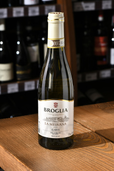 Broglia La Meirana Gavi del Comune di Gavi DOCG - вино Бролья Ла Мейрана Гави дель Комуне ди Гави 0.375 л белое сухое
