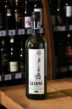 Fairview La Capra Chenin Blanc - вино Фэирвью Ла Капра Шенен Блан 0.75 л белое сухое
