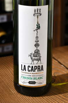 Fairview La Capra Chenin Blanc - вино Фэирвью Ла Капра Шенен Блан 0.75 л белое сухое
