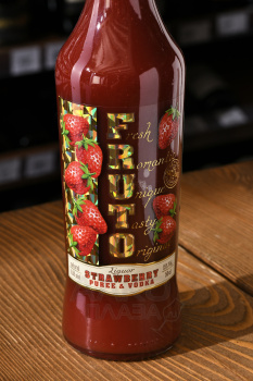 Fruto Strawberry - ликер Фруто Клубника 0.5 л
