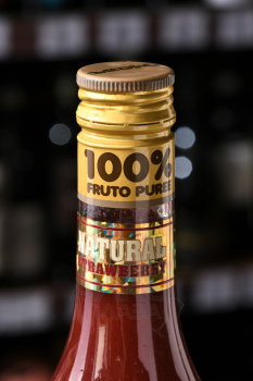 Fruto Strawberry - ликер Фруто Клубника 0.5 л