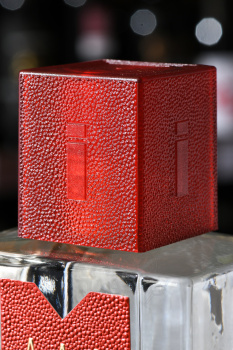 ICON Red - водка Айкон Ред 0.7 л