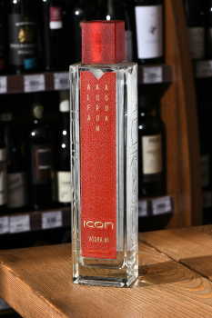 ICON Red - водка Айкон Ред 0.5 л