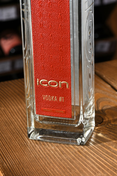 ICON Red - водка Айкон Ред 0.5 л