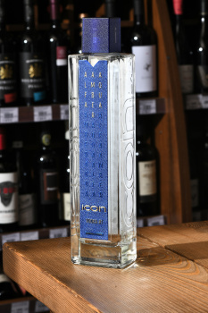 iCON Blue - водка Айкон Блю 0.7 л