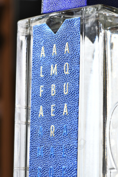 iCON Blue - водка Айкон Блю 0.7 л