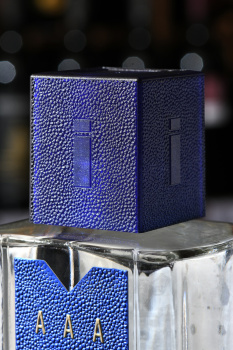 iCON Blue - водка Айкон Блю 0.7 л