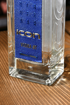 iCON Blue - водка Айкон Блю 0.5 л