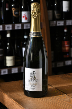 Hans Baer Riesling Sekt - вино игристое Ханс Баер Рислинг Зект 0.75 л белое сухое