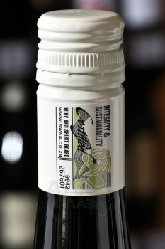 Giant’s Castle Pinotage - вино Чаян’с Касл Пинотаж 0.75 л красное сухое