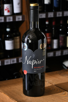 Napier Red Medallion - вино Напьер Ред Медальон 0.75 л красное сухое