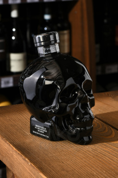 Crystal Head Onyx - водка Кристал Хэд Оникс 0.7 л