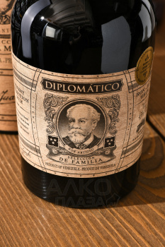 Diplomatico Seleccion de Familia - ром Дипломатико Селекшн де Фамилия 0.7 л в тубе