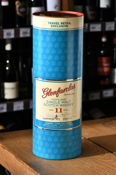 Glenfarclas 11 Years Old - виски Гленфарклас 11 лет 1 л в тубе