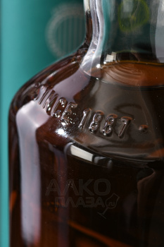 Glenfiddich 19 Year Old Aston Martin Formula One Team Limited Edition - виски Гленфиддик Астон Мартин Команда Формулы Один 19 лет 0.7 л в тубе
