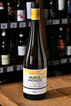 Alvarinho Muros Antigos Vinho Verde DOC - вино Алваринью Мурос Антигос ДОК Винью Верде 0.75 л белое сухое
