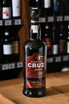 Porto Cruz Ruby - портвейн Порто Круз Руби 0.75 л