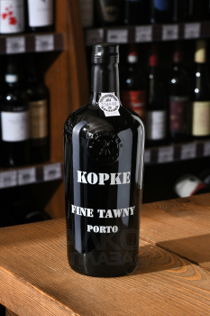 Kopke Fine Tawny Porto Gift Box - портвейн Копке Файн Тони Порто 0.75 л в п/у