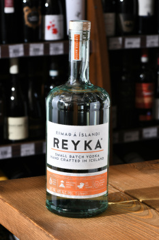 Reyka Small Batch - водка Рейка Смолл Батч 1 л