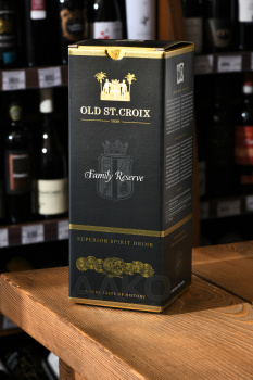 Old St. Croix (A.H. Riise) Family Reserve gift box - ром Олд Санта Крус (А.Х. Риисе) Фэмели Резерв 0.7 л в п/у