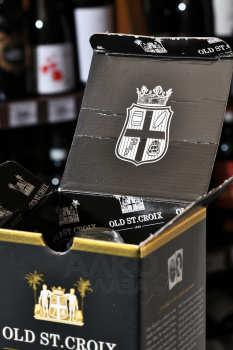 Old St. Croix (A.H. Riise) Family Reserve gift box - ром Олд Санта Крус (А.Х. Риисе) Фэмели Резерв 0.7 л в п/у