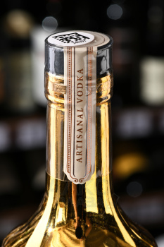 J.J. Whitley Artisanal Gold Filtered - водка Дж. Дж. Уитли Артисанал Голд Фильтеред 0.7 л