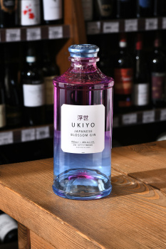 Ukiyo Blossom - джин Укиё Блоссом 0.7 л
