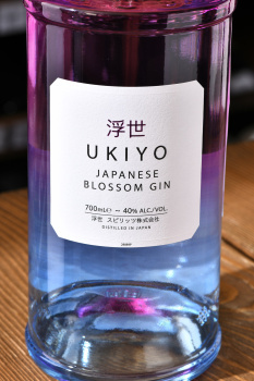 Ukiyo Blossom - джин Укиё Блоссом 0.7 л