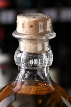 Grace O’Malley Independence Blended Irish Whiskey - виски Грейс О’Мэлли Индепенденс 0.7 л