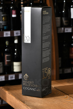 Yver Pelvoisin VSOP - коньяк Ивэр Пельвуазан ВСОП 0.7 л в п/у