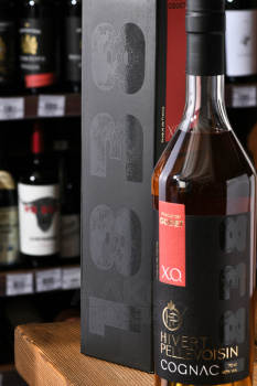 Yver Pelvoisin XO - коньяк Ивэр Пельвуазан ХО 0.7 л в п/у